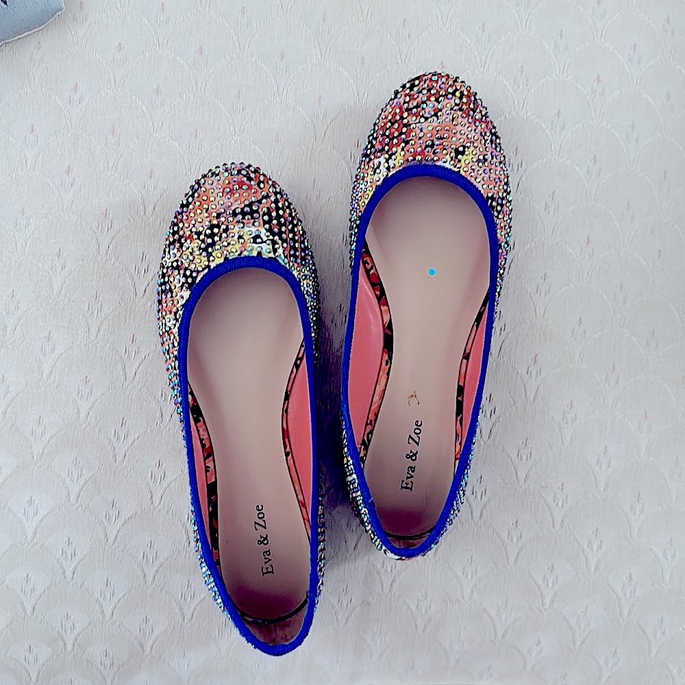 Very pretty Eva & Zoe sparkle studded ballet flats Size 8.5